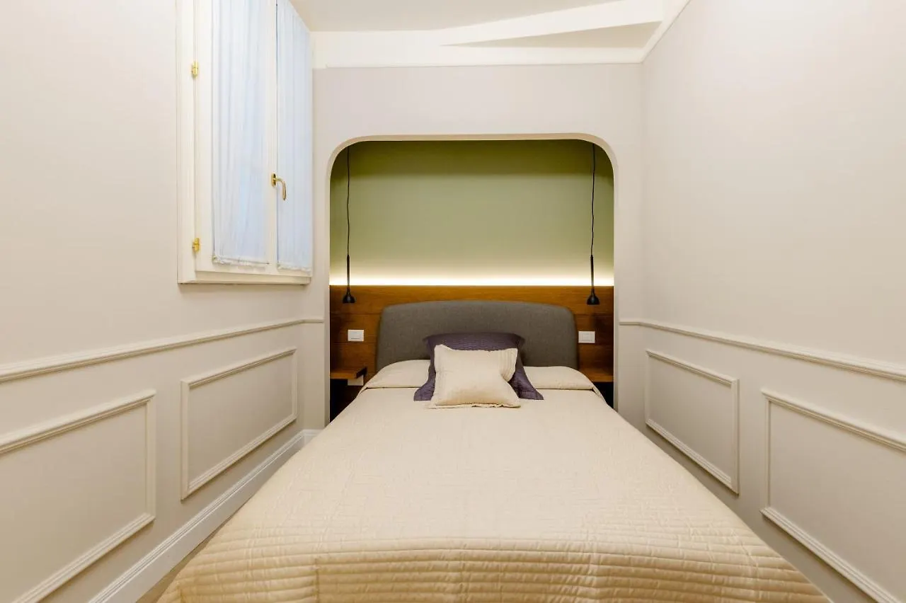 Art Apartment Luxury Santo Spirito Suite Florens