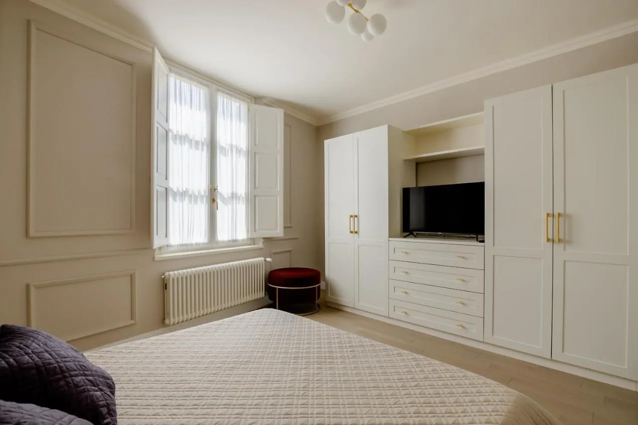 Art Apartment Luxury Santo Spirito Suite Florens